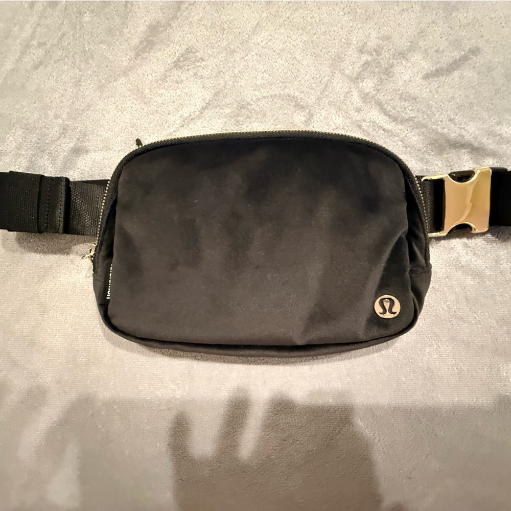 Lululemon Everywhere Black Velour Belt Bag